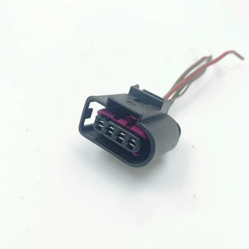 4D0 971 994 Car new ignition coil high voltage package plug connector with wire for Volkswagen Sagitar Audi
4D0 971 994 Car new ignition coil high voltage package plug connector with wire for Volkswagen Sagitar Audi