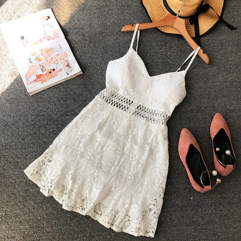 2021 Summer New Women Dresses Beach Style V-Neck Lace Hollow Out Sexy A-Line Strap Short White Female Dresses Top Quality 
2021 Summer New Women Dresses Beach Style V-Neck Lace Hollow Out Sexy A-Line Strap Short White Female Dresses Top Quality