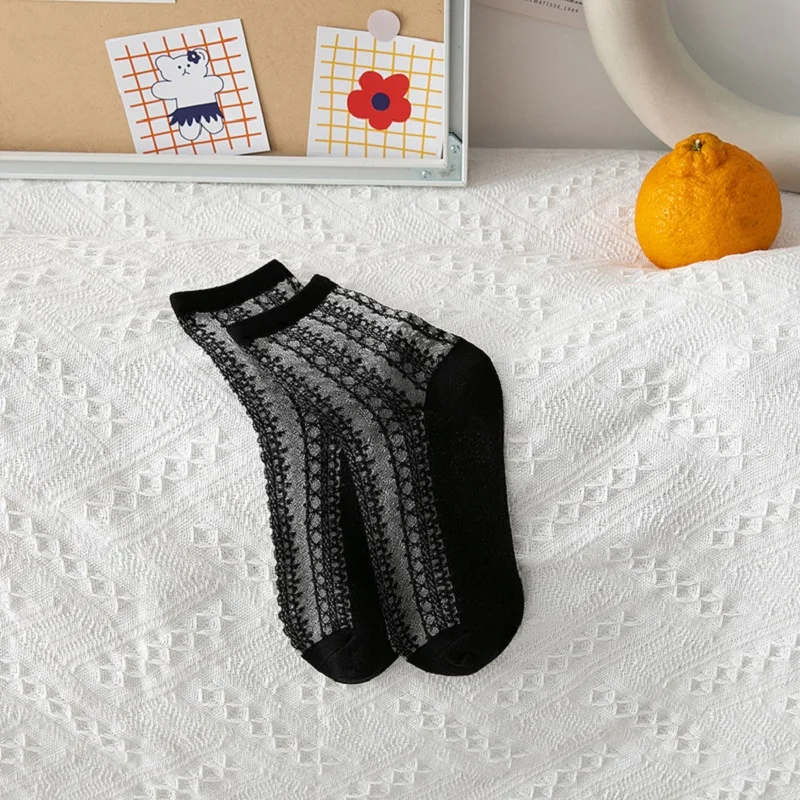 1 Pair New Summer Women Socks Femme Lace Sweet Cute Ankle Socks Fashion Casual Thin Cotton Mesh Transparent Middle Tube Socks
1 Pair New Summer Women Socks Femme Lace Sweet Cute Ankle Socks Fashion Casual Thin Cotton Mesh Transparent Middle Tube Socks