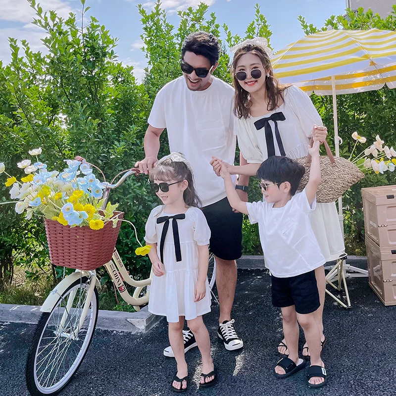 2021 летняя Одинаковая одежда для всей семьи, для папы и сына, футболки с коротким рукавом и шорты Комплект мама дочка платье для вечерние рису...
2021 летняя Одинаковая одежда для всей семьи, для папы и сына, футболки с коротким рукавом и шорты Комплект мама дочка платье для вечерние рису...