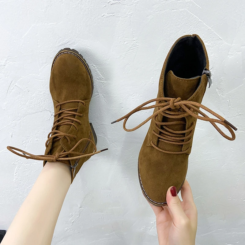 Short Suede Ladies Front Lace Up Casual Ankle Boots Autumn Brown Booties Round Toe Shoes Chinese New Fashion Female Ankle Boots
Short Suede Ladies Front Lace Up Casual Ankle Boots Autumn Brown Booties Round Toe Shoes Chinese New Fashion Female Ankle Boots