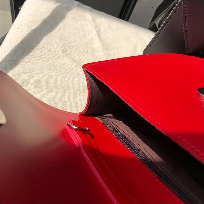 New 2020 Women PU Leather Shoulder Bags Girls Brief Flap Casual Messenger Bags All-match Small Fresh Crossbody Bags
New 2020 Women PU Leather Shoulder Bags Girls Brief Flap Casual Messenger Bags All-match Small Fresh Crossbody Bags