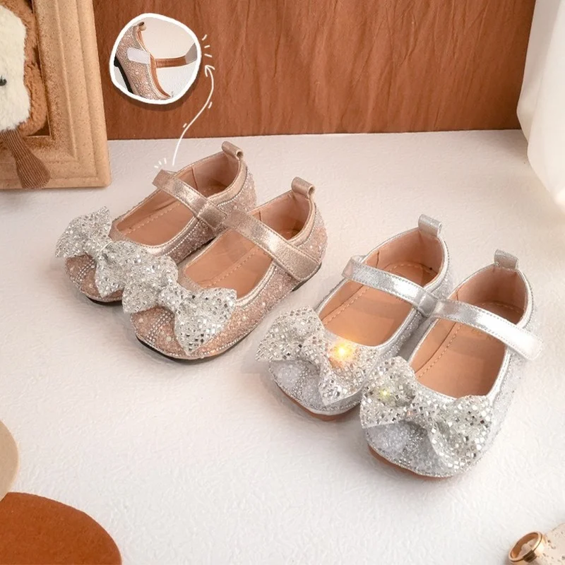 Яркие алмазные блестящие туфли принцессы с бантом, новинка осень-весна 2021, Ранняя детская обувь для вечеринки, детская обувь
Яркие алмазные блестящие туфли принцессы с бантом, новинка осень-весна 2021, Ранняя детская обувь для вечеринки, детская обувь
