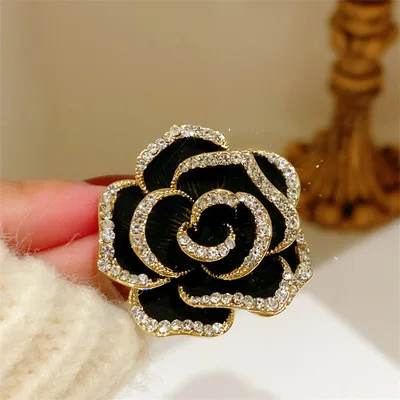 Brassiere Women's New French Retro Fragrance Stereo Diamond Camellia Brooch Elegant Temperament Joker Clothing Accessories Pin 
Brassiere Women's New French Retro Fragrance Stereo Diamond Camellia Brooch Elegant Temperament Joker Clothing Accessories Pin