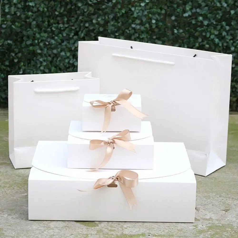 80% Dropshipping!!10 pieces of cake storage box, biscuit storage box, wedding party gift box
80% Dropshipping!!10 pieces of cake storage box, biscuit storage box, wedding party gift box