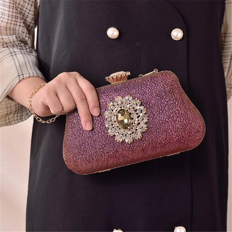 2022 Factory Price Women Diamond Flowers Clutch Bags Luxury Wedding Chain Cross Body Bags Mini Wallets Drop Shipping
2022 Factory Price Women Diamond Flowers Clutch Bags Luxury Wedding Chain Cross Body Bags Mini Wallets Drop Shipping