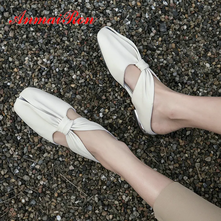 ANMAIRON Genuine Leather Women Shoes Spring/Autumn Solid Outside Sweet White Round Toe Sewing Low Heels Women Slippers 34-40
ANMAIRON Genuine Leather Women Shoes Spring/Autumn Solid Outside Sweet White Round Toe Sewing Low Heels Women Slippers 34-40
