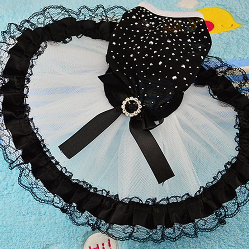 Beautiful Fashion New Glitter Bow Lace Dog Princess Tutu Dress Bubble Skirt Wedding Party Pet Clothes Puppy Costume Dog Clothes
Beautiful Fashion New Glitter Bow Lace Dog Princess Tutu Dress Bubble Skirt Wedding Party Pet Clothes Puppy Costume Dog Clothes