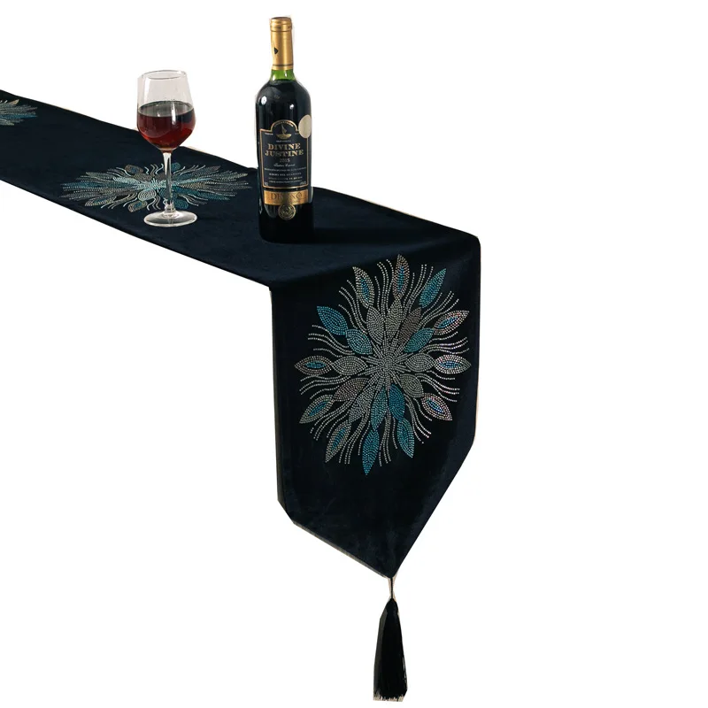 European Style Precision Velveteen Dining Table Hot Drilling Flower Table Flag Cabinet Cover Towel Household Tabletop Decoration
European Style Precision Velveteen Dining Table Hot Drilling Flower Table Flag Cabinet Cover Towel Household Tabletop Decoration