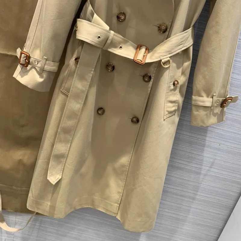fashion double-breasted Big brand ladies long-sleeved loose windbreaker jacket 2021New women's winter long windbreaker jacket XL
fashion double-breasted Big brand ladies long-sleeved loose windbreaker jacket 2021New women's winter long windbreaker jacket XL