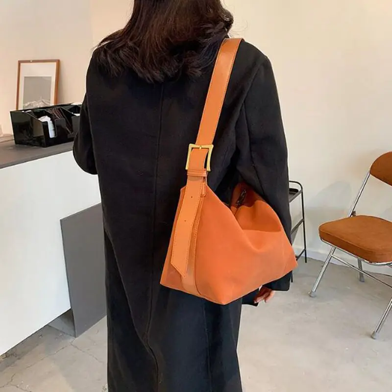 2021New women soft leather underarm bag simple shoulder bag casual light cross-body bag new women's messenger bag
2021New women soft leather underarm bag simple shoulder bag casual light cross-body bag new women's messenger bag