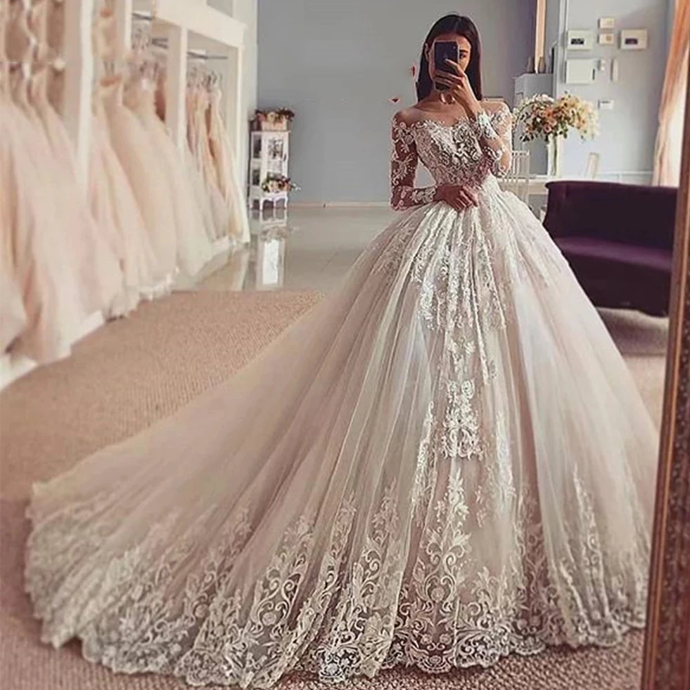Robe De Mariee Long Sleeve Lace Appliques Scoop Neck Wedding Dresses Princess Ball Gown Bridal Plus Size Illusion Marriage 2021
Robe De Mariee Long Sleeve Lace Appliques Scoop Neck Wedding Dresses Princess Ball Gown Bridal Plus Size Illusion Marriage 2021
