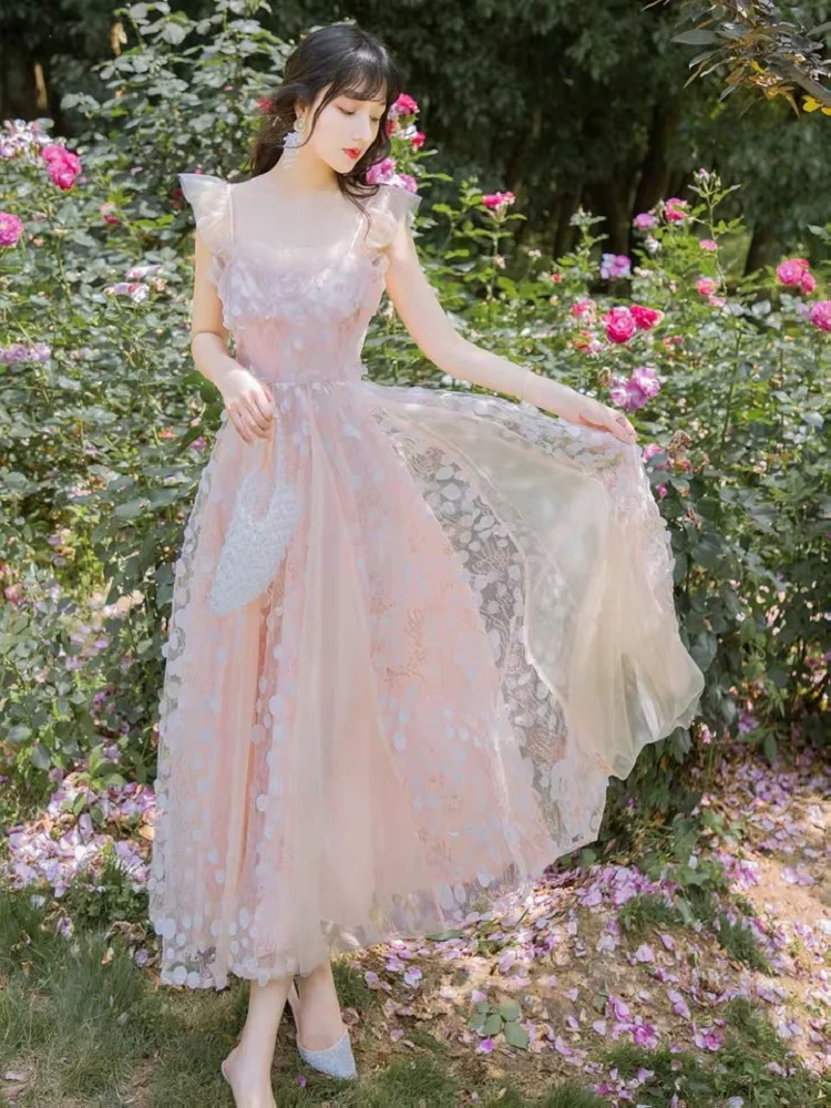 French tight mesh gauze embroidery applique sequins women's summer pleated dress 2020New retro elegant women's summer dress XL
French tight mesh gauze embroidery applique sequins women's summer pleated dress 2020New retro elegant women's summer dress XL