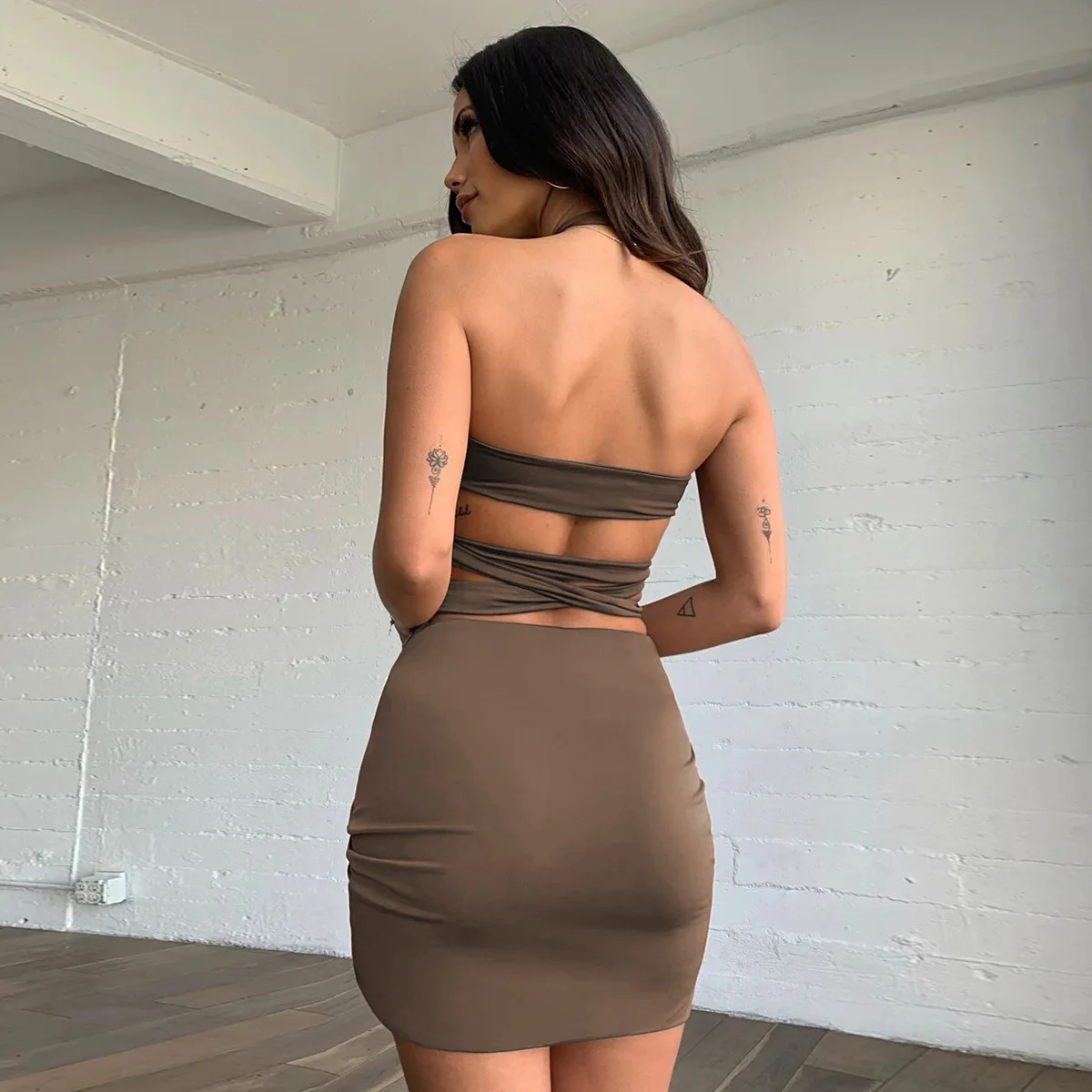 2021 New Arrivals Summer Fashion Halter Black Coffee Solid Slit Pleated Backless Bodycon Sexy Night Club Women Prom Dress
2021 New Arrivals Summer Fashion Halter Black Coffee Solid Slit Pleated Backless Bodycon Sexy Night Club Women Prom Dress