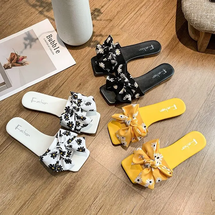 Sandals Female Summer Wear 2021 New Fashion Bow Slippers Female Flat-bottom Season One-word Beach Sandals and Slippers
Sandals Female Summer Wear 2021 New Fashion Bow Slippers Female Flat-bottom Season One-word Beach Sandals and Slippers