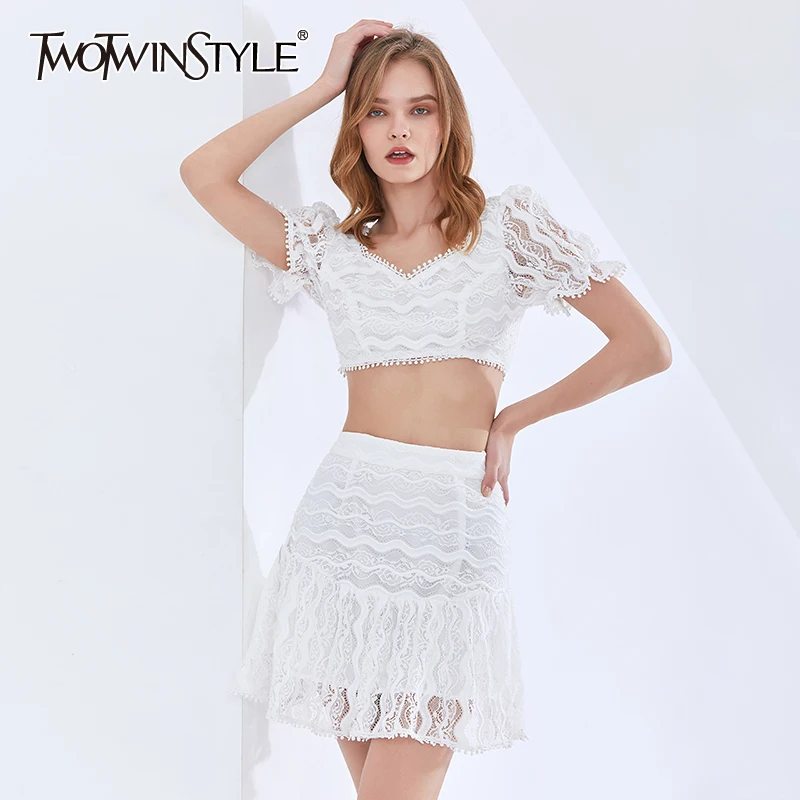 TWOTWINSTYLE, элегантный комплект из двух предметов для женщин, v-образный вырез, Пышный рукав, короткий топ, высокая талия, мини юбка, кружевные ко...
TWOTWINSTYLE, элегантный комплект из двух предметов для женщин, v-образный вырез, Пышный рукав, короткий топ, высокая талия, мини юбка, кружевные ко...