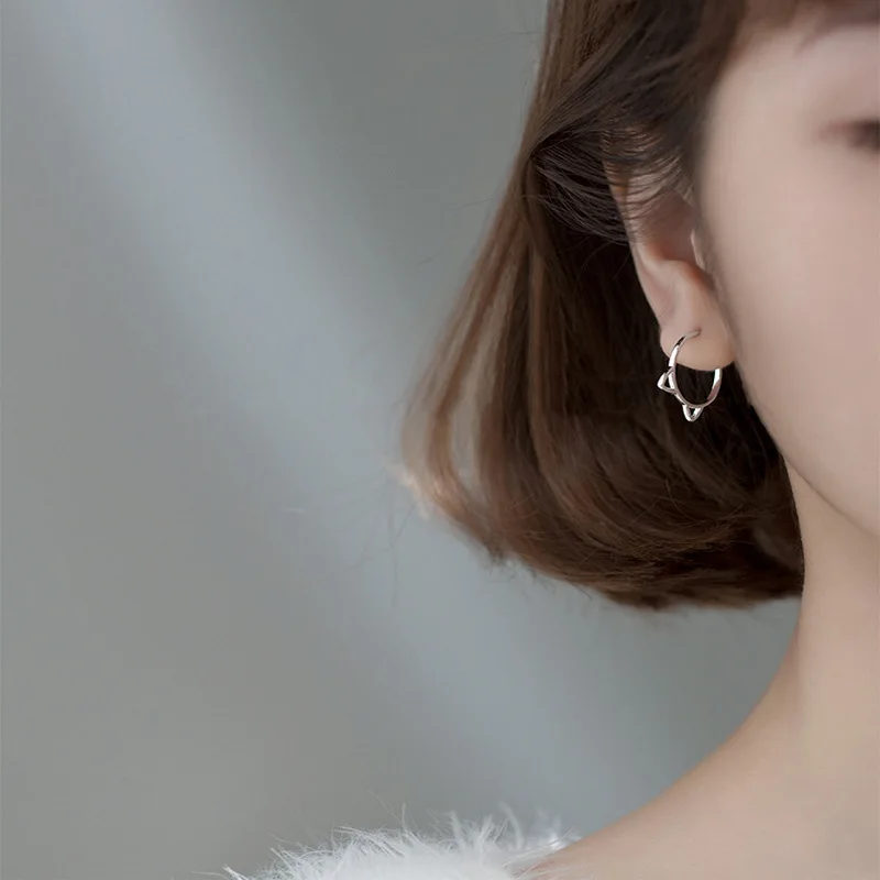 Cute Fashion Cat Stud Earrings Female Simple Silver Color Statement Cooper Earrings for Women Party Jewelry Gifts Hollow Design
Cute Fashion Cat Stud Earrings Female Simple Silver Color Statement Cooper Earrings for Women Party Jewelry Gifts Hollow Design