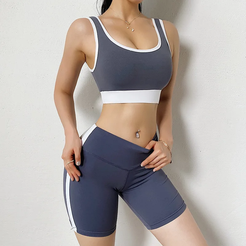 Europe and the United States sports bra vest type female splicing shockproof running together beauty fitness bra bra back 
Europe and the United States sports bra vest type female splicing shockproof running together beauty fitness bra bra back