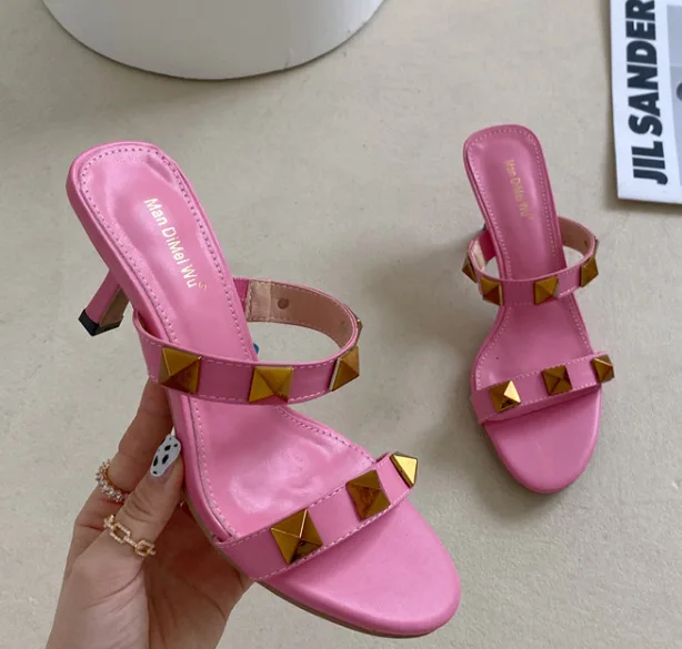 Female Shoes Low Rivet Ladies' Slippers Women Heels Luxury Slides 2021 High Designer Rome Basic PU Fabric Rubber Hoof Shoes Woma 
Female Shoes Low Rivet Ladies' Slippers Women Heels Luxury Slides 2021 High Designer Rome Basic PU Fabric Rubber Hoof Shoes Woma