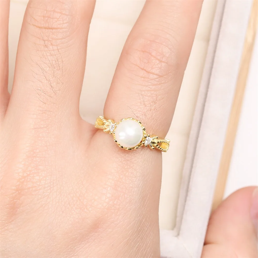 Best selling European and American S925 pure silver plated gold luxury wedding ring pearl zircon crystal jewelry women's gift
Best selling European and American S925 pure silver plated gold luxury wedding ring pearl zircon crystal jewelry women's gift