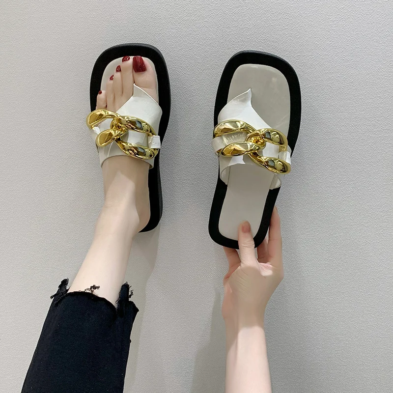 Female Shoes Gold Sandals Low House Slippers Platform Luxury Slides Rivet 2021 Designer Flat Soft Basic Metal Decoration Rubber
Female Shoes Gold Sandals Low House Slippers Platform Luxury Slides Rivet 2021 Designer Flat Soft Basic Metal Decoration Rubber