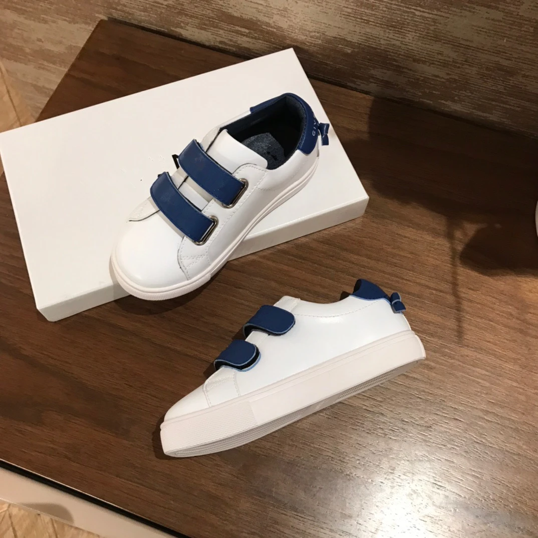 Children's shoes small white shoes girl's shoes children's versatile primary school students' Velcro casual shoes board shoes 
Children's shoes small white shoes girl's shoes children's versatile primary school students' Velcro casual shoes board shoes