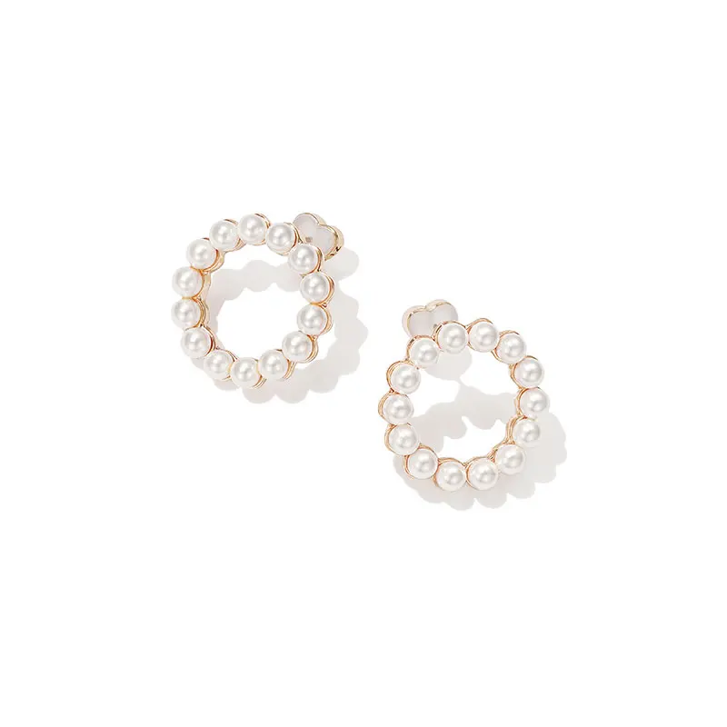 Ladies Temperament Earrings Circle Female Personality High-End French Imitation Pearl Retro Fashion All-Match Trendy Accessorie
Ladies Temperament Earrings Circle Female Personality High-End French Imitation Pearl Retro Fashion All-Match Trendy Accessorie