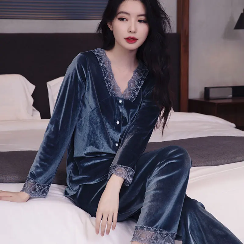 new pajamas women spring, autumn and winter long-sleeved trousers two-piece suit gold velvet can be worn outside at home
new pajamas women spring, autumn and winter long-sleeved trousers two-piece suit gold velvet can be worn outside at home