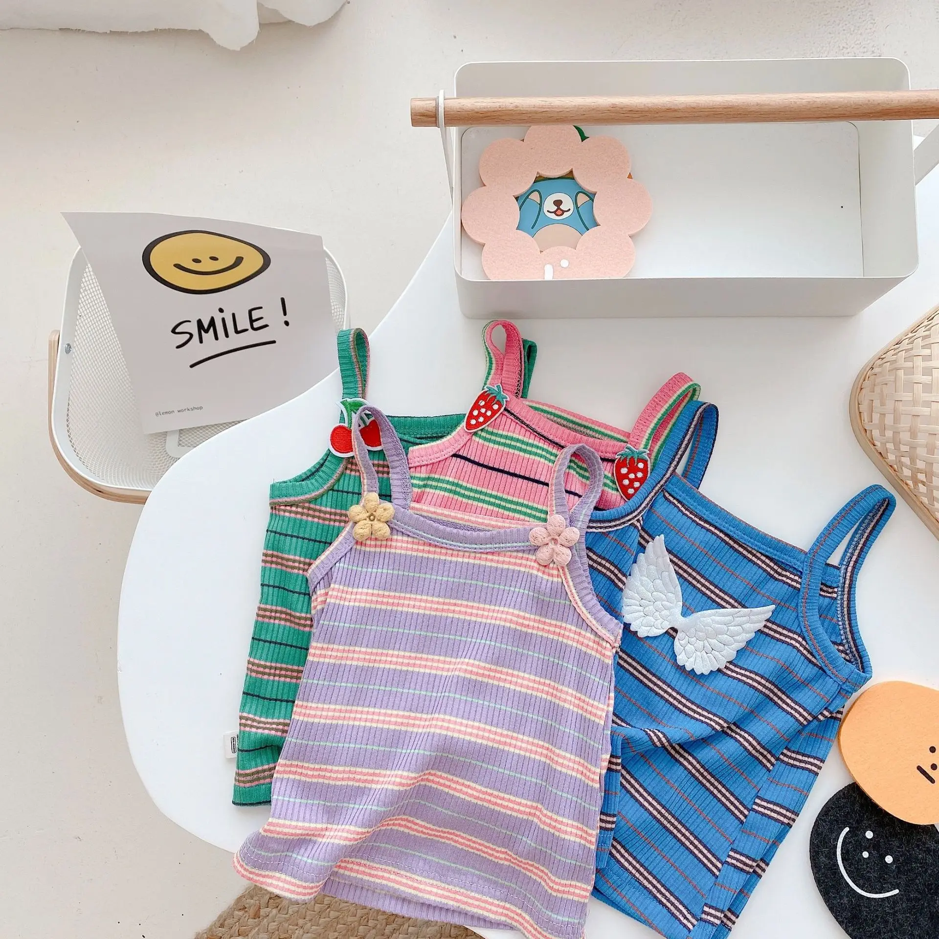 Girls camisole inner wear 2021 summer dress new Korean version for children and girls foreign style jacket outer wear
Girls camisole inner wear 2021 summer dress new Korean version for children and girls foreign style jacket outer wear