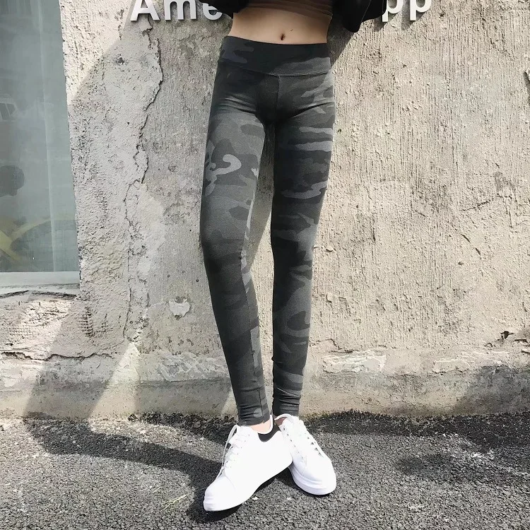 Newly Women Autumn Camouflage Pants Calf-length Cotton Pants Female Slim Casual Pants Comfortable and Smooth Trousers Y0123
Newly Women Autumn Camouflage Pants Calf-length Cotton Pants Female Slim Casual Pants Comfortable and Smooth Trousers Y0123