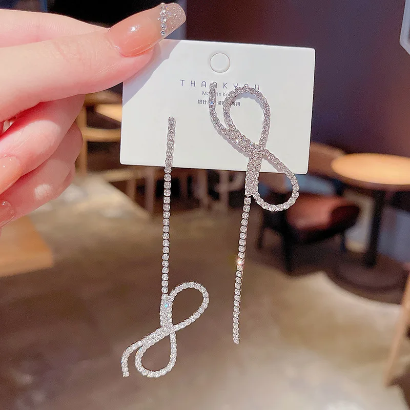 S925 Silvers 2021 Asymmetric Bow Long Drop Earrings Full Diamonds Boho Woman Jewelry for Earring Korean Fashion
S925 Silvers 2021 Asymmetric Bow Long Drop Earrings Full Diamonds Boho Woman Jewelry for Earring Korean Fashion