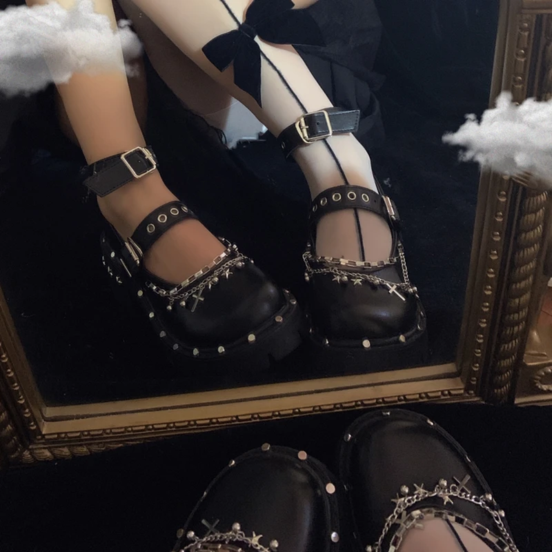 COOL Darkness Street Punk Style Martin Shoes Fashion Vintage Cross Metal chain Platform Shoes Black Buckle Chunky Hees Pumps
COOL Darkness Street Punk Style Martin Shoes Fashion Vintage Cross Metal chain Platform Shoes Black Buckle Chunky Hees Pumps