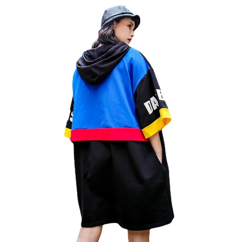 Loose hooded black short sleeve T-shirt dress 2021 summer leisure splicing in long thin T-shirt dress hip-hop clothing
Loose hooded black short sleeve T-shirt dress 2021 summer leisure splicing in long thin T-shirt dress hip-hop clothing