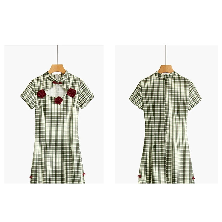Improved Young Girl's Slim Plaid Dress and Small Cheongsam 
Improved Young Girl's Slim Plaid Dress and Small Cheongsam