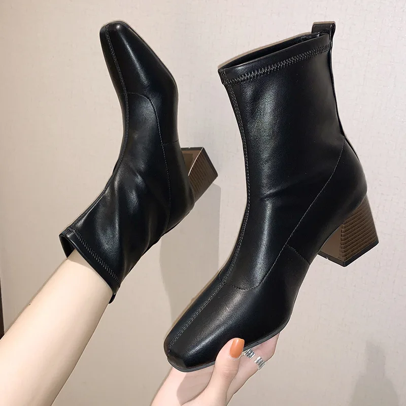 New Autumn Winter Women's Boots Fashion Square Toe Mid Heels Martin Boots Black Brown Soft Pu Leather Women Ankle Boots Shoes
New Autumn Winter Women's Boots Fashion Square Toe Mid Heels Martin Boots Black Brown Soft Pu Leather Women Ankle Boots Shoes