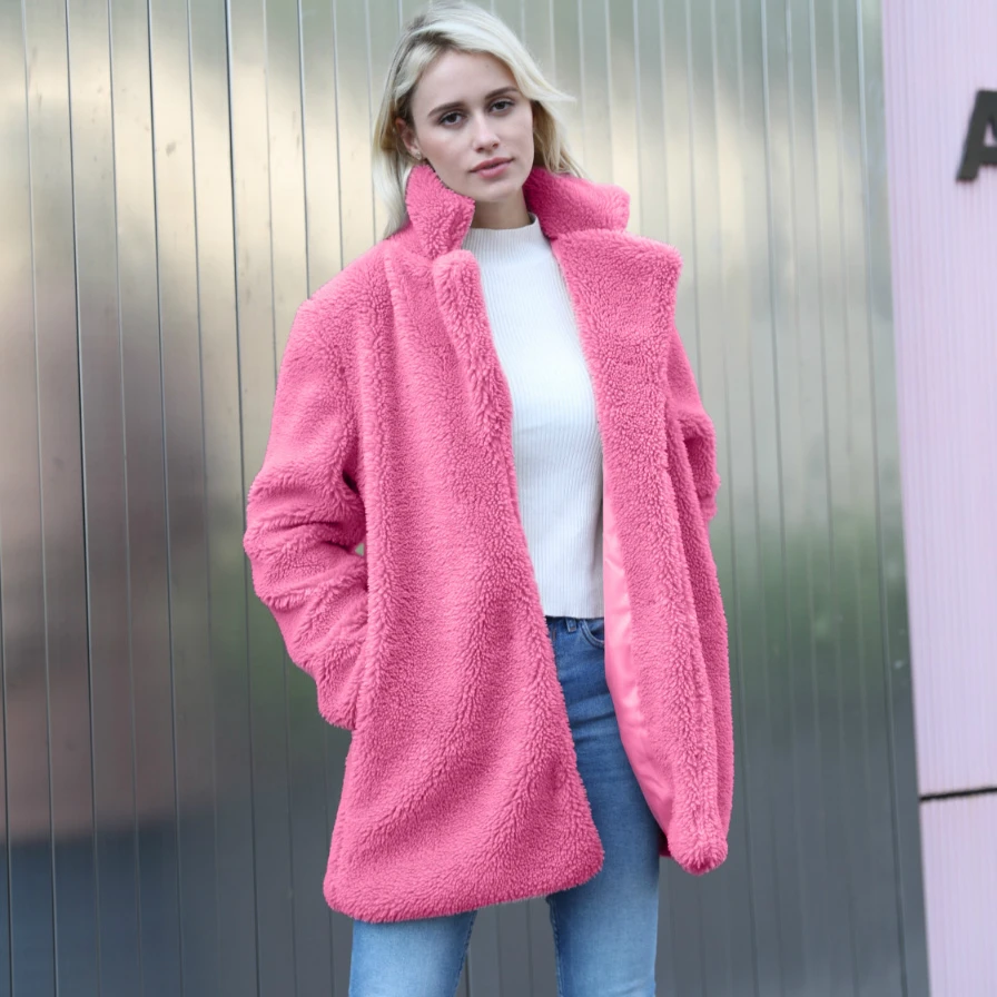 Новое зимнее пальто из искусственного меха женское длинное розового и красного