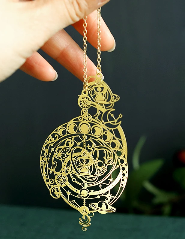 Delicate Hollow Out Floral Strar Universe Theme Metal Bookmark High Quality Book Marker Gift Free Shipping 2021 New
Delicate Hollow Out Floral Strar Universe Theme Metal Bookmark High Quality Book Marker Gift Free Shipping 2021 New