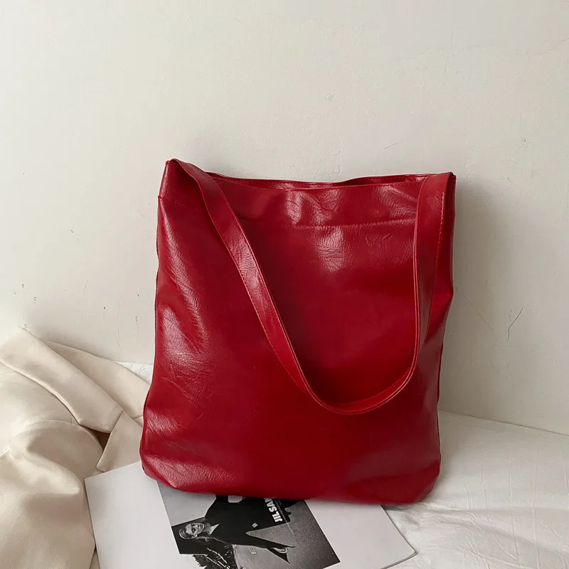 Women Soft Oil Pu Leather New Tide Style Simple Single Shoulder Large Capacity Underarm Totes Shoulder Bag 
Women Soft Oil Pu Leather New Tide Style Simple Single Shoulder Large Capacity Underarm Totes Shoulder Bag