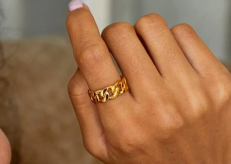 100% S925 Sterling Silver High Cold Simple Chain Ring Cross Twist Tank Ring for Women Thickness Gold Plated
100% S925 Sterling Silver High Cold Simple Chain Ring Cross Twist Tank Ring for Women Thickness Gold Plated