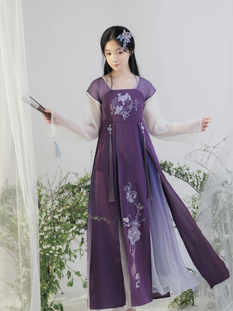 Han Guofeng improved tang style classical temperament long skirt chest dress Han element female spring 2021
Han Guofeng improved tang style classical temperament long skirt chest dress Han element female spring 2021