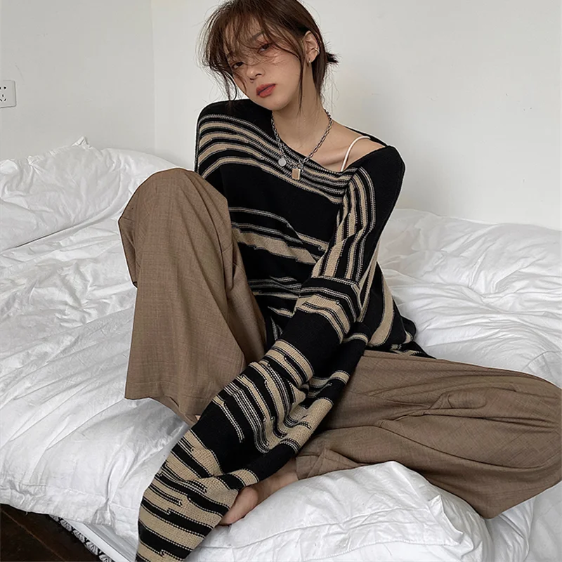 Women Casual Knitted Sweater Female Punk Gothic Striped Long Sleeve Loose Patchwork Jumpers Hip Hop Retro Oversize Pullover
Women Casual Knitted Sweater Female Punk Gothic Striped Long Sleeve Loose Patchwork Jumpers Hip Hop Retro Oversize Pullover