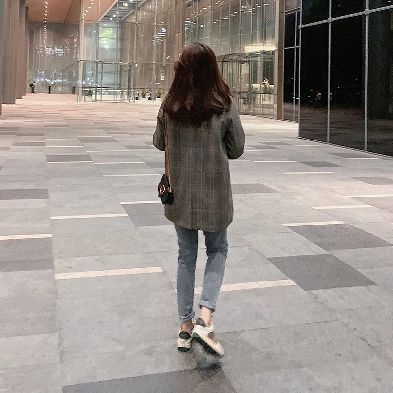 2021 Spring Elegant OL Series Women's Blazer Coat Double-breasted Lapel Gray Plaid Short Jacket Office Female Korean Clothing
2021 Spring Elegant OL Series Women's Blazer Coat Double-breasted Lapel Gray Plaid Short Jacket Office Female Korean Clothing