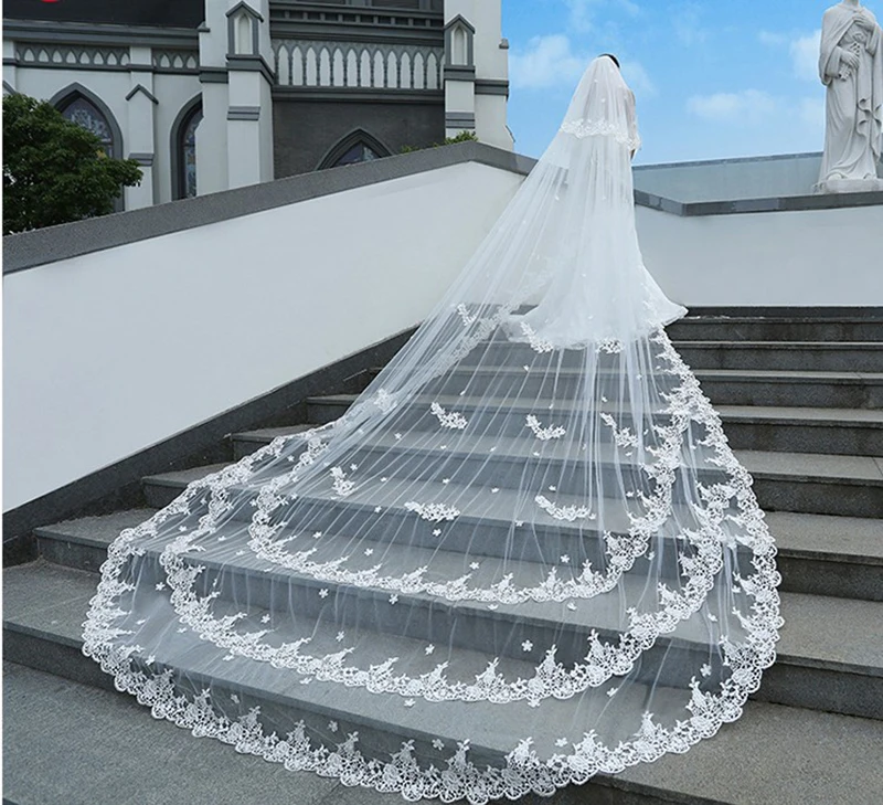 High Quality Luxury White Ivory Wedding Veils 4M Long 2M Wide Lace Solid Flower Cathedral Bridal Veils With Comb Real Photos New
High Quality Luxury White Ivory Wedding Veils 4M Long 2M Wide Lace Solid Flower Cathedral Bridal Veils With Comb Real Photos New