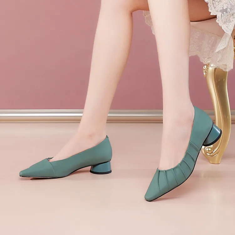 MLJUESE 2021 Women Pumps Soft Cow leather Autumn Spring Slip on Green color Ruffles Shallow Pointed toe High heels pumps
MLJUESE 2021 Women Pumps Soft Cow leather Autumn Spring Slip on Green color Ruffles Shallow Pointed toe High heels pumps
