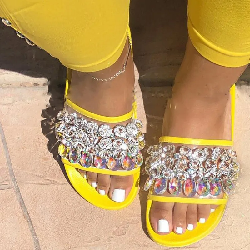 Fashion Crystal Slippers Women Bling Flat Casual Ladies Jelly Shoes Rhinestone Beach Summer Glitter Female Transparent Slides
Fashion Crystal Slippers Women Bling Flat Casual Ladies Jelly Shoes Rhinestone Beach Summer Glitter Female Transparent Slides
