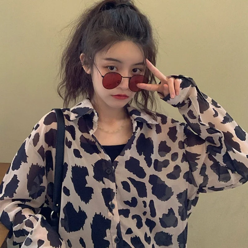 Fashion Leopard Print Shirt Summer Loose Thin Sunscreen Turn-down Collar Long-sleeved Blouses
Fashion Leopard Print Shirt Summer Loose Thin Sunscreen Turn-down Collar Long-sleeved Blouses