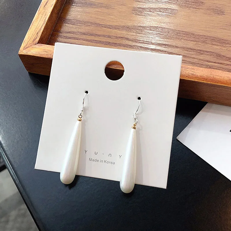 2021 New Imitation Pearl Hoop Earrings for Women Fashion Wedding Party Engagement Statement Earrings Jewelry Brincos
2021 New Imitation Pearl Hoop Earrings for Women Fashion Wedding Party Engagement Statement Earrings Jewelry Brincos