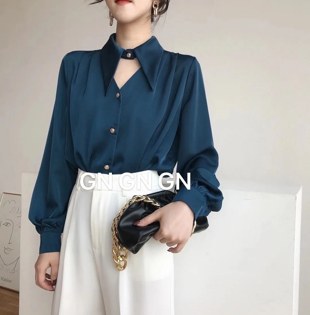 2021 new autumn and winter temperament V-neck high-quality satin shirt women's long-sleeved design sense niche character blouse
2021 new autumn and winter temperament V-neck high-quality satin shirt women's long-sleeved design sense niche character blouse