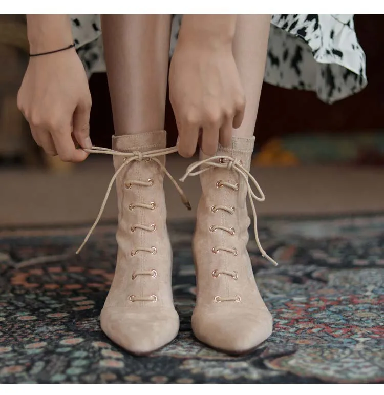 2021 New Women Boots Flock Ankle Boots Pointed Toe Autumn Women Boots Ladies Party Chelsea Boots Zipper Size 35-40
2021 New Women Boots Flock Ankle Boots Pointed Toe Autumn Women Boots Ladies Party Chelsea Boots Zipper Size 35-40