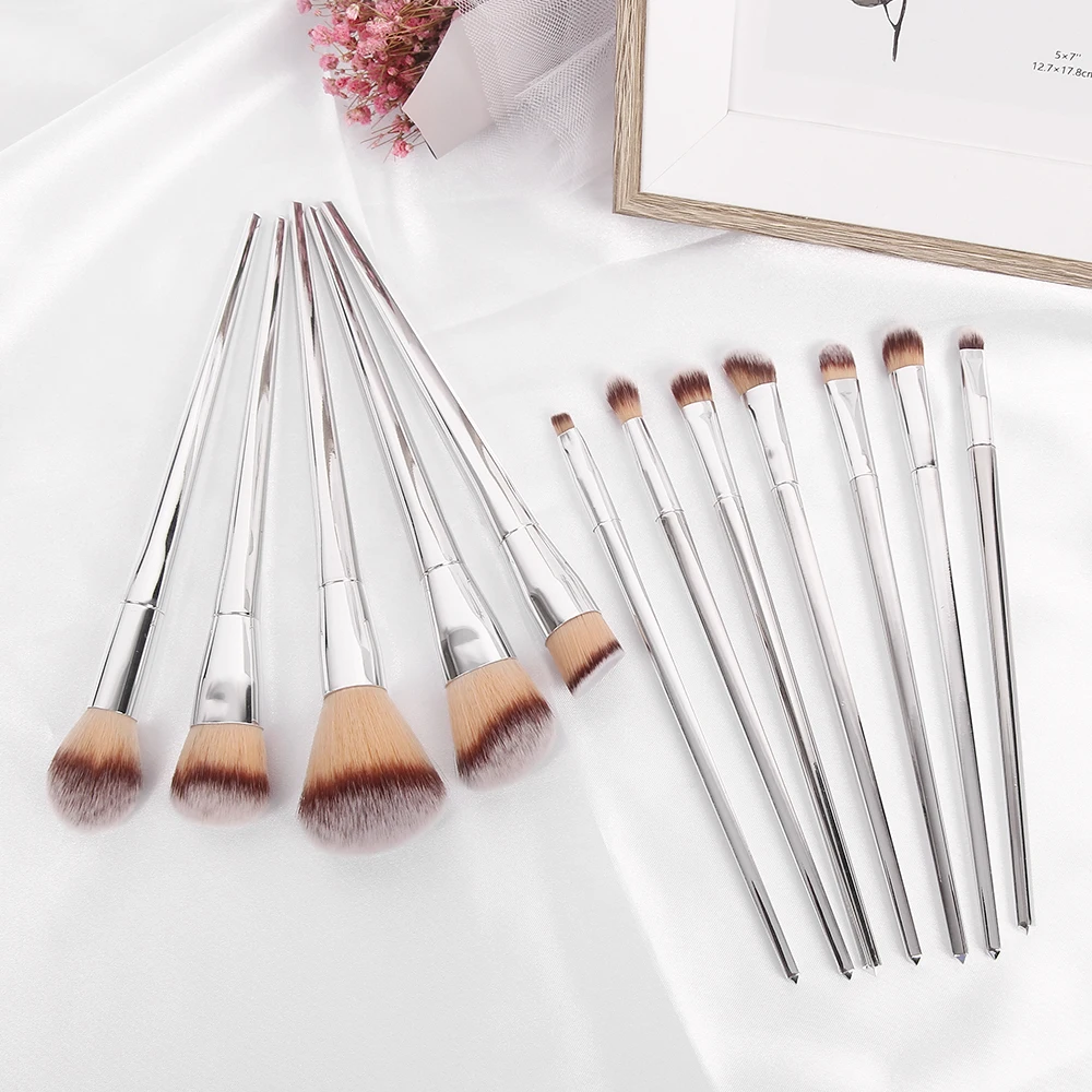 12pcs/set Women's stainless steel silver novice makeup soft and colorable contour blush eye shadow detail brush smoky makeup
12pcs/set Women's stainless steel silver novice makeup soft and colorable contour blush eye shadow detail brush smoky makeup